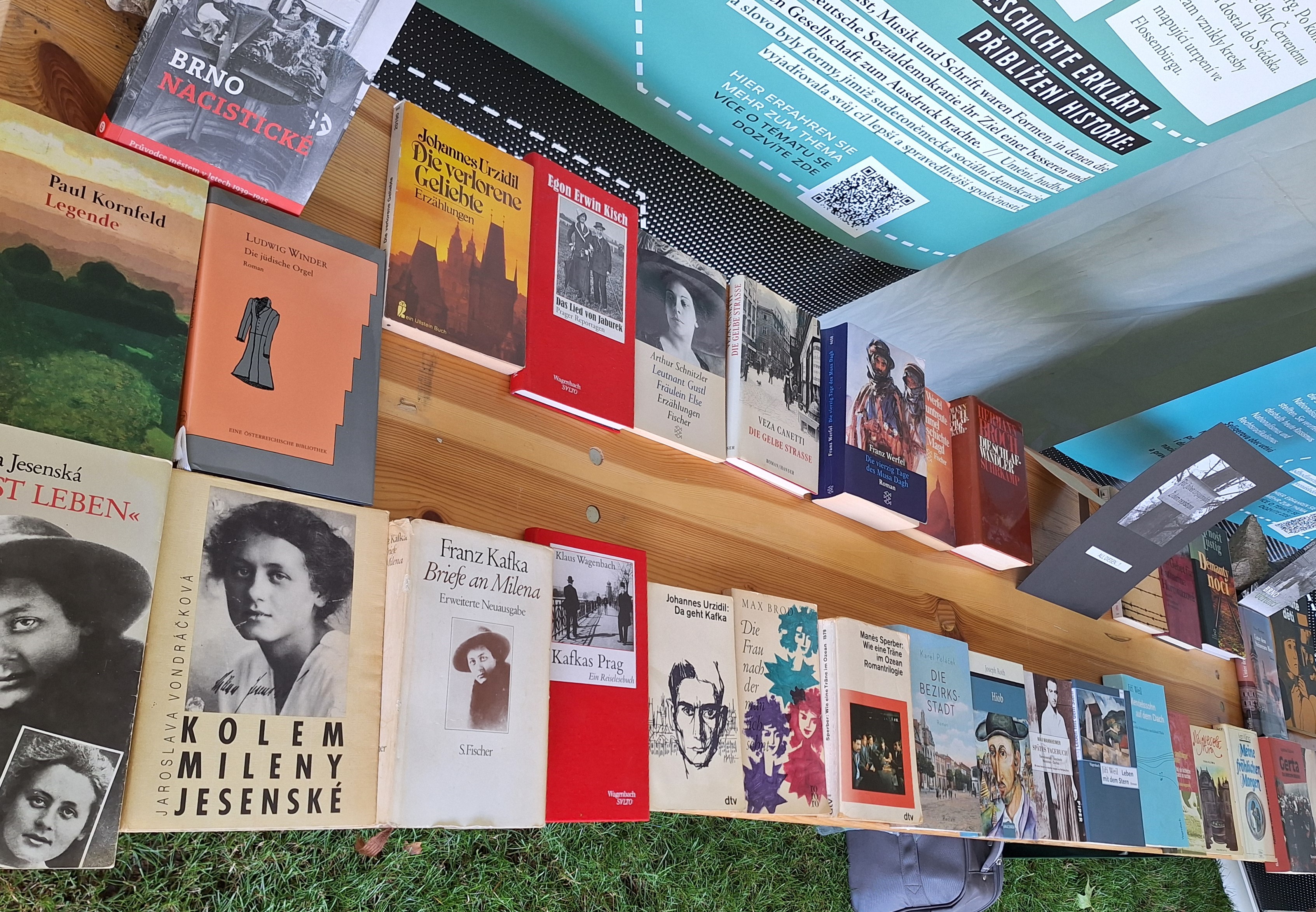Büchertisch der Seliger-Gemeinde in Brünn